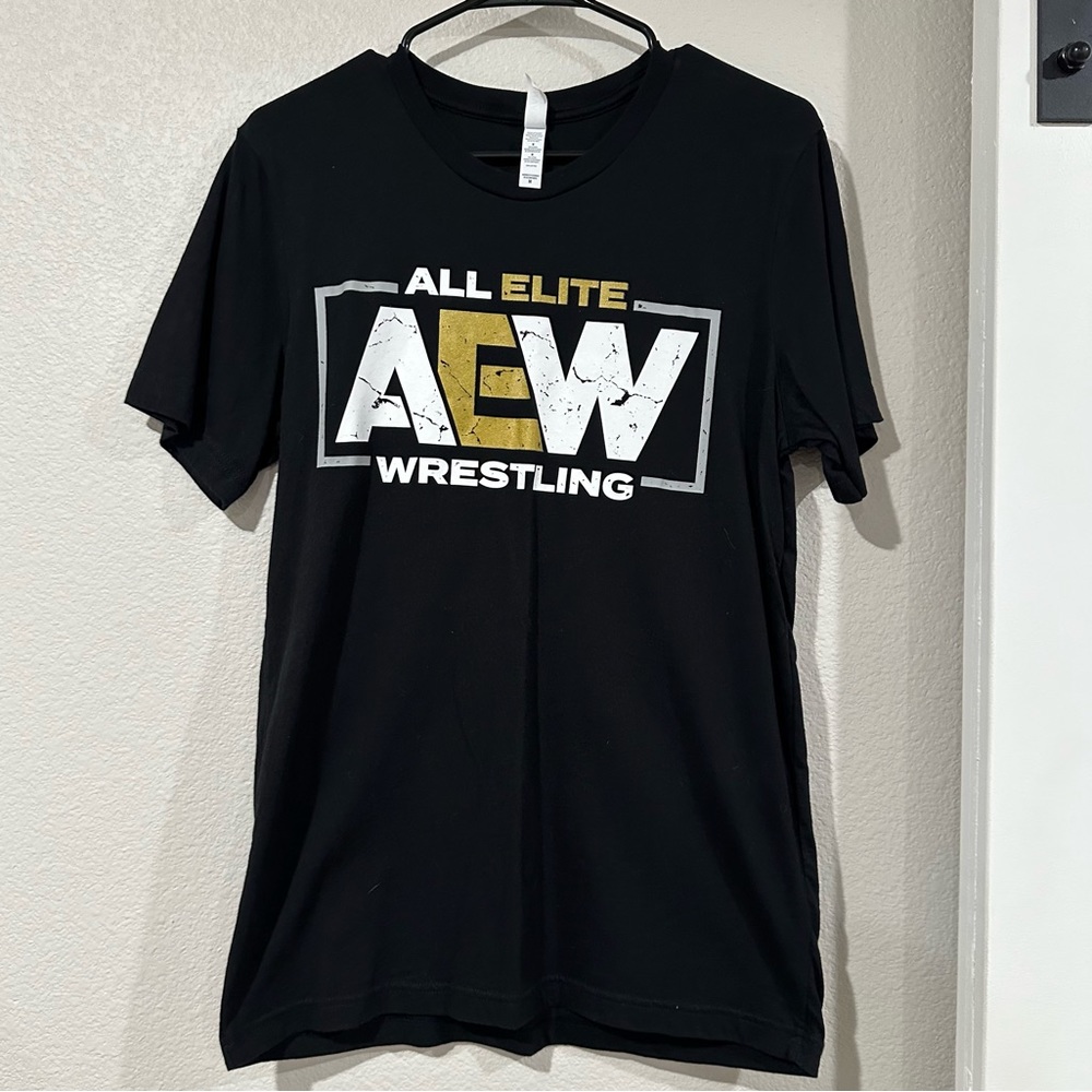 New! AEW All Elite Wrestling Logo T-Shirt Unisex Size M NWOT